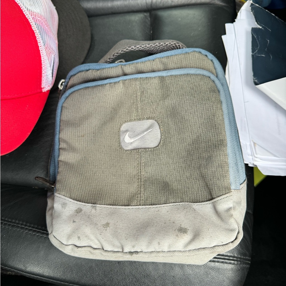 Vintage Nike carry